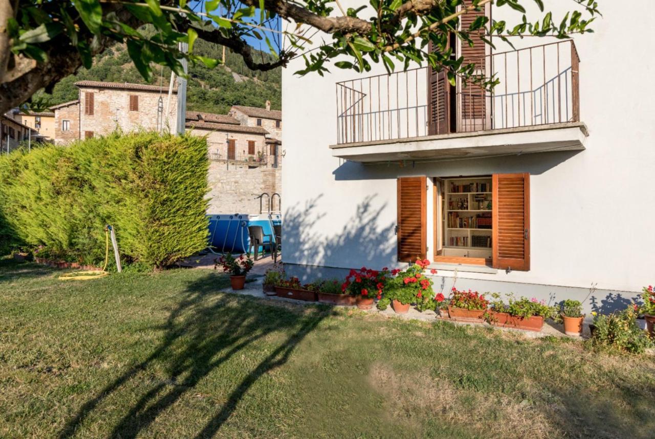 Borgo Santa Lucia Apartment With Private Parking & Garden 구비오 외부 사진